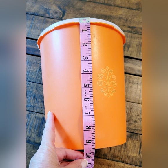 Vintage Tupperware Large Storage Container Excellent Condition Orange Made InUSA - Picture 8 of 9